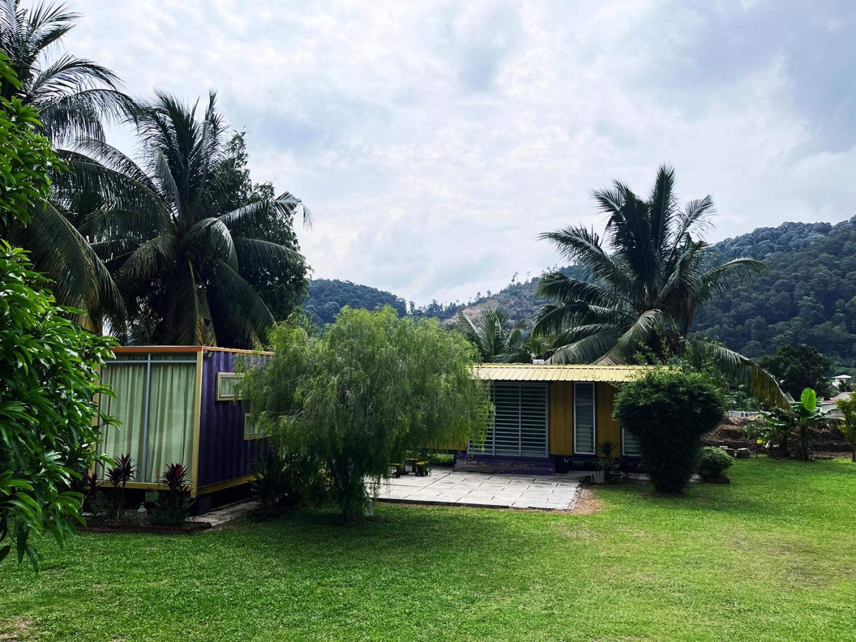 Purple Cube At Lumut Cube Homestay Kontena Zewnętrze zdjęcie