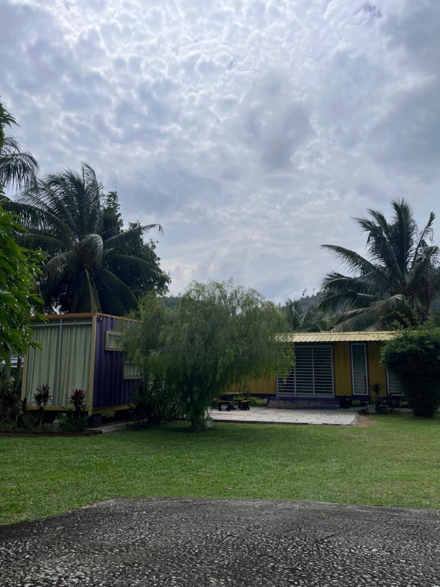 Purple Cube At Lumut Cube Homestay Kontena Zewnętrze zdjęcie