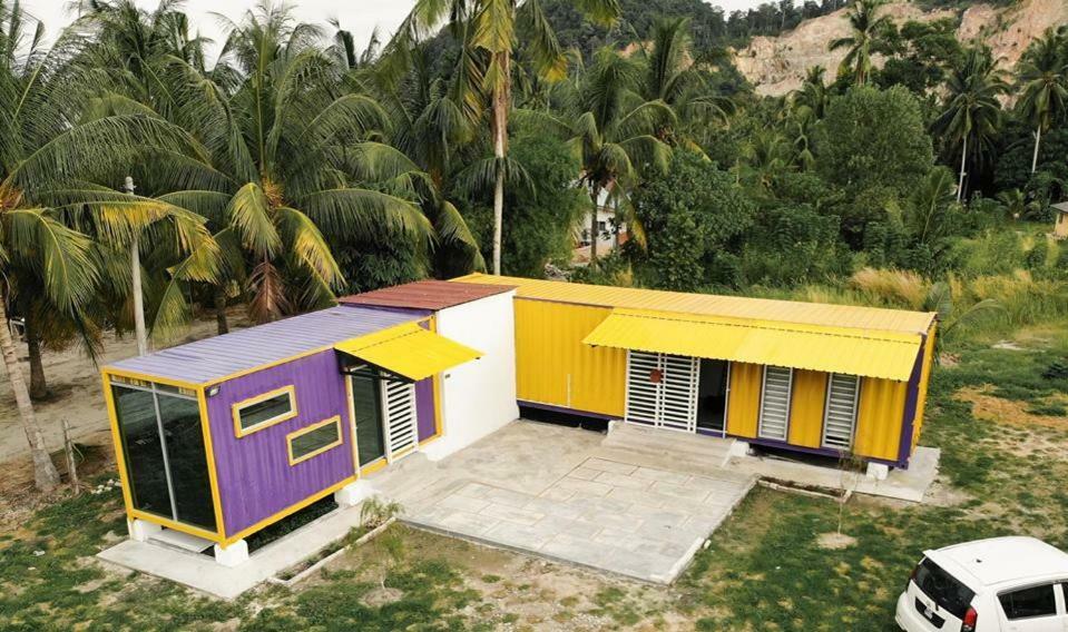 Purple Cube At Lumut Cube Homestay Kontena Zewnętrze zdjęcie